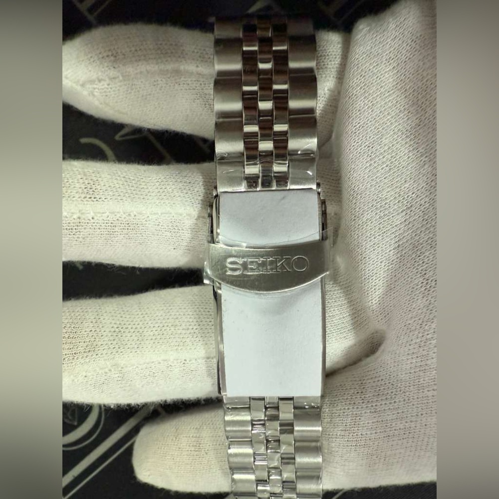 NIB Seiko Black and Blue Dial GMT Watch - Picture 4 of 5